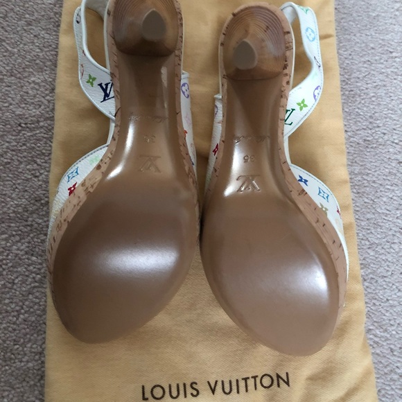Louis Vuitton Santa Monica Sandal monogram canvas. Tried on for sizing. - Picture 4 of 10